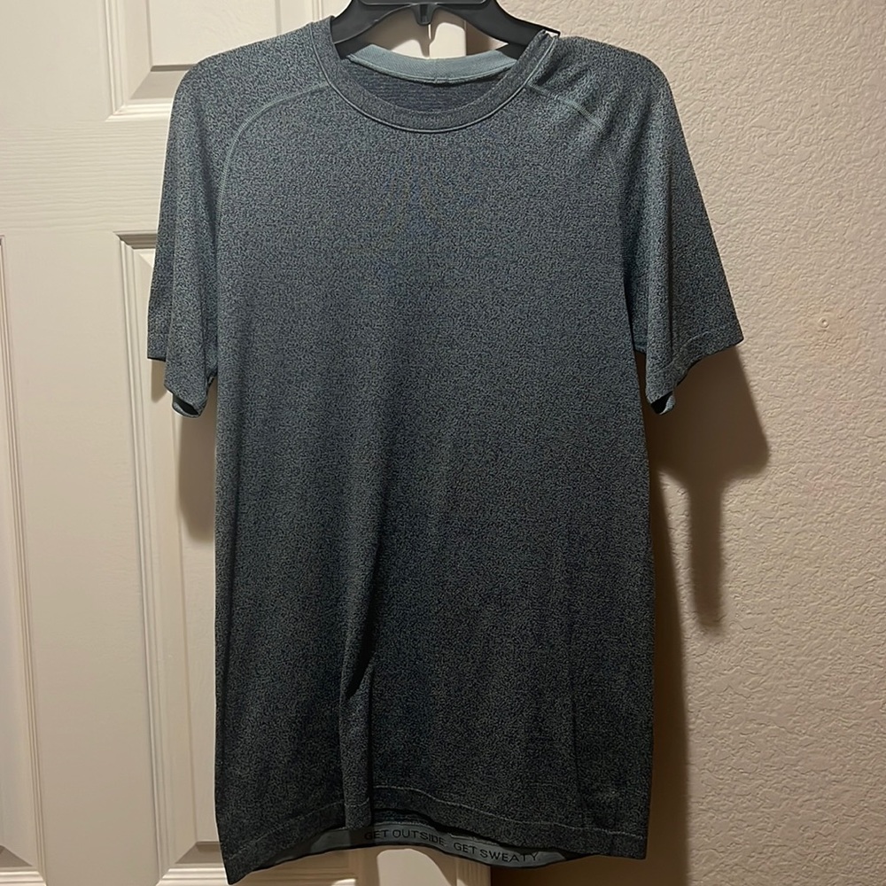 Static blue men’s lulu lemon 
Metal Vent Tech Short-Sleeve Shirt